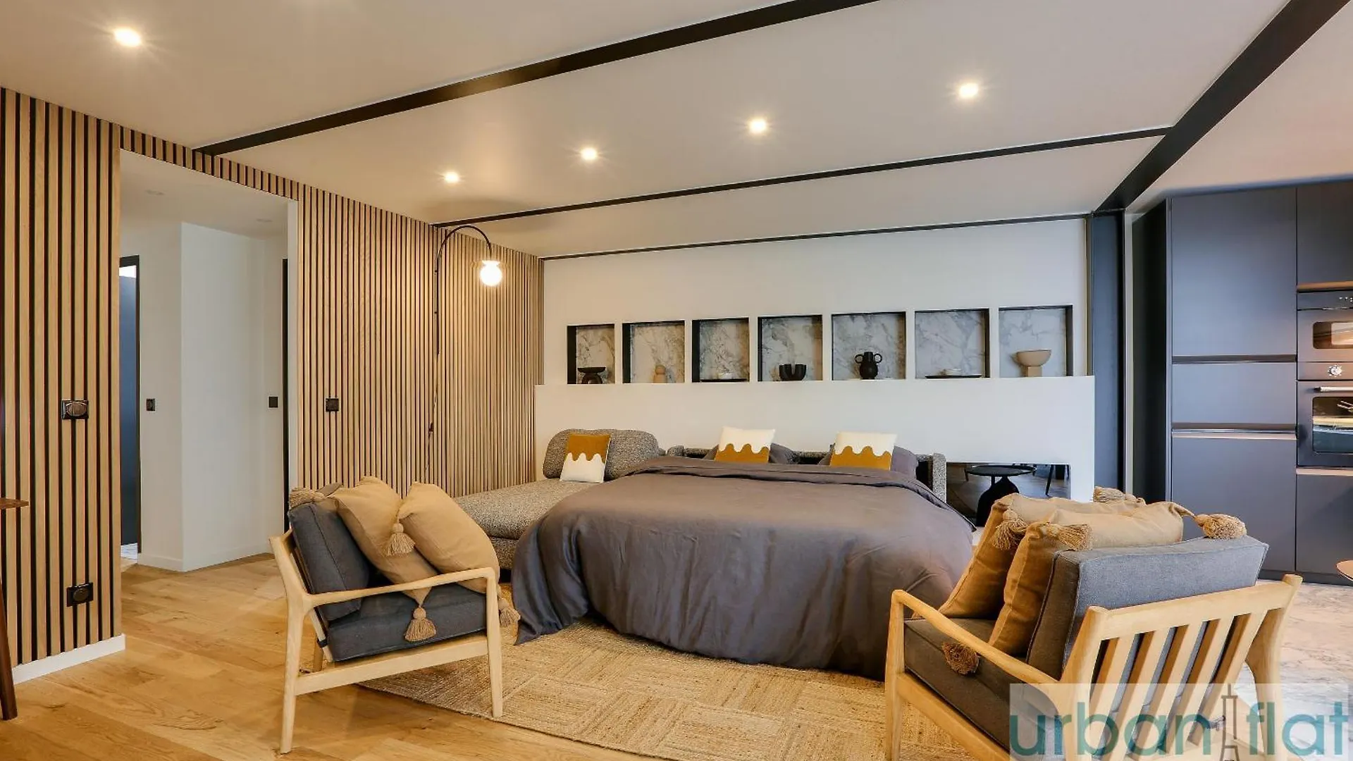 Urban Flat 170 - Amelot Apartment In Center Of Parigi